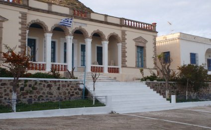 Georgia rooms in Milos