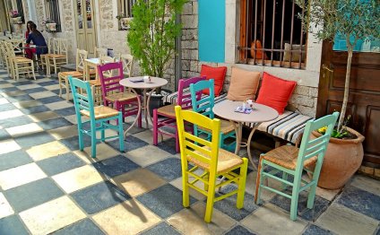 Street cafe in Athens